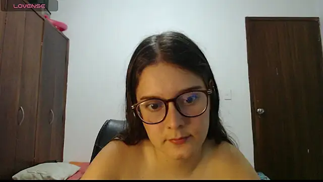 MadieeLorez Live XXX-Chat