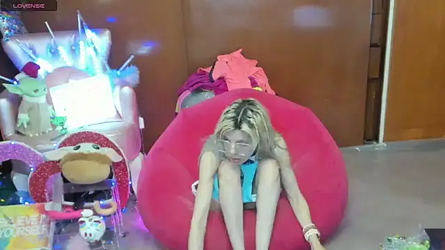 Skinygirl Live XXX-chat