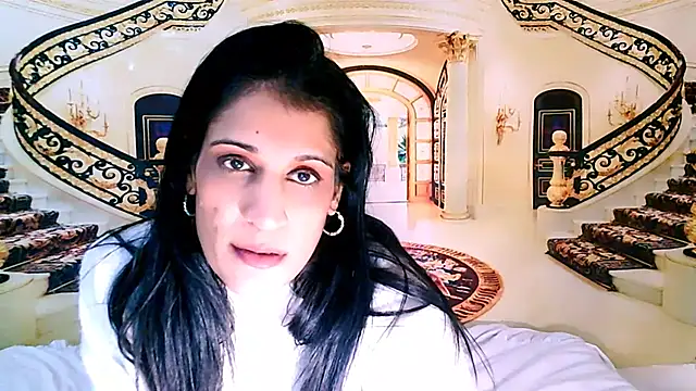 XXX chat uživo modela IndianSexcSmyle