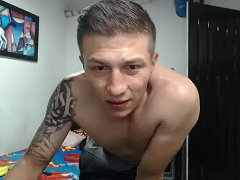 Stiiveen777 XXX чат на живо