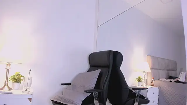 دردشة Chriss_Diamond الجنسية المباشرة