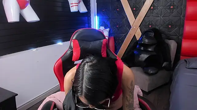 KarlaSlutSkinny__ Chat XXX in diretta