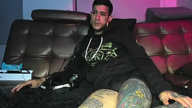 Chat XXX ao vivo de jhonny__ackerman