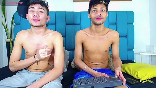 STRANGER_BOYS Chat XXX in diretta