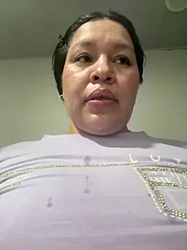 Chat +18 de Lovelipsbig ao vivo