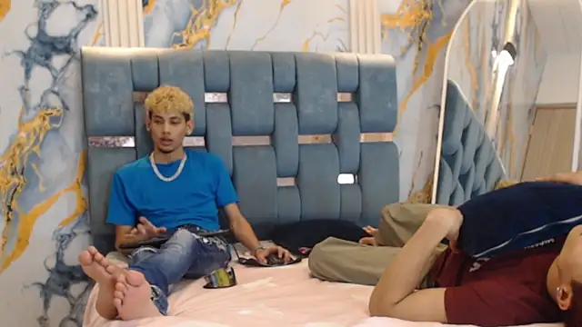 YOUNG_BOYS_HELL Шоу с уебкамера