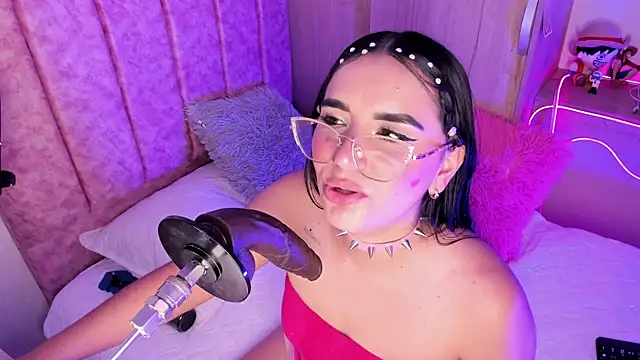 laana_foxx Adlı Modelin Canlı XXX Sohbeti