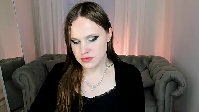 EffieMinki Adlı Modelin Canlı XXX Sohbeti