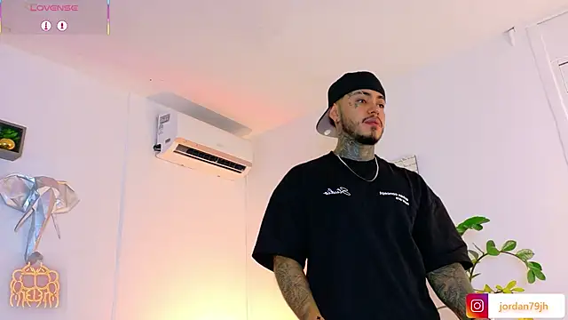 Онлайн чат XXX JordanSmiith_