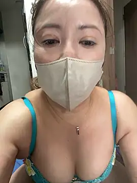 Mirika555のライブXXXチャット