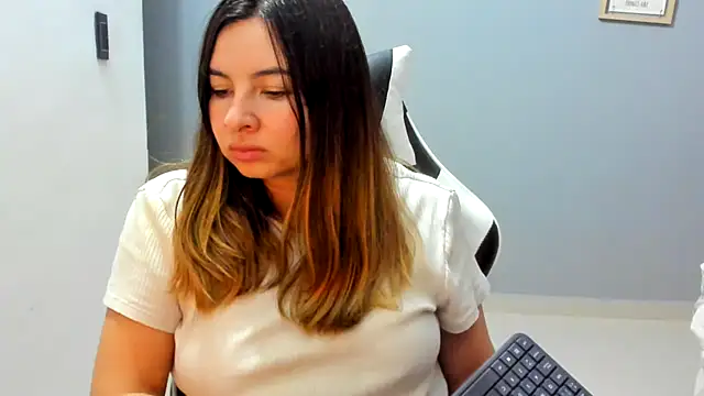 Chat +18 de __Emma__11__Lecat_ ao vivo
