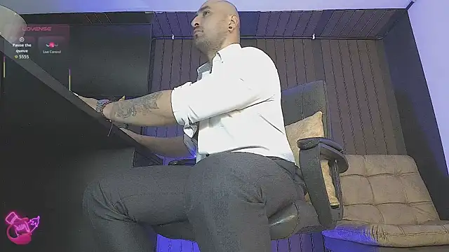 Leon_1234 Adlı Modelin Canlı XXX Sohbeti