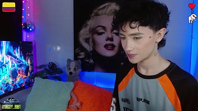 maxiy_001 Шоу с уебкамера
