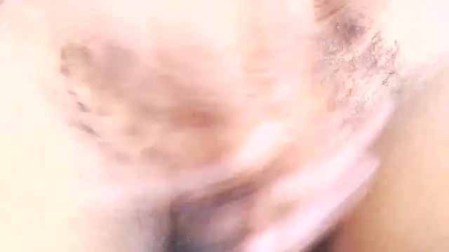 SkinnykeehXO's Live XXX Chat