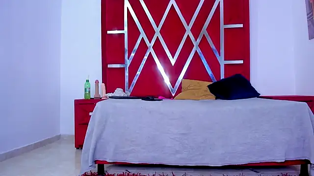 XXX chat uživo modela sharithasm
