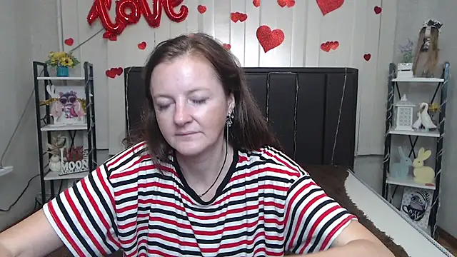 Chat +18 de MeganPirs ao vivo