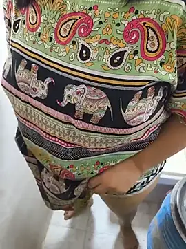 BuxomCutie XXX чат на живо