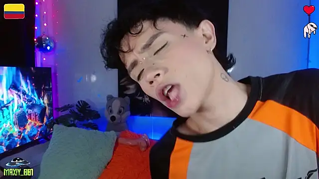 แชท XXX สดของ maxiy_001