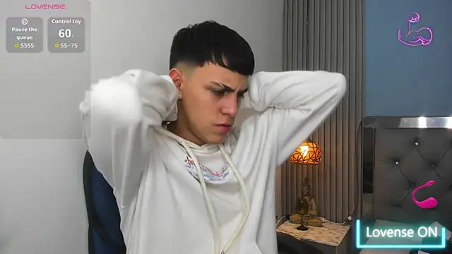 Živý XXX chat Ethanx18_