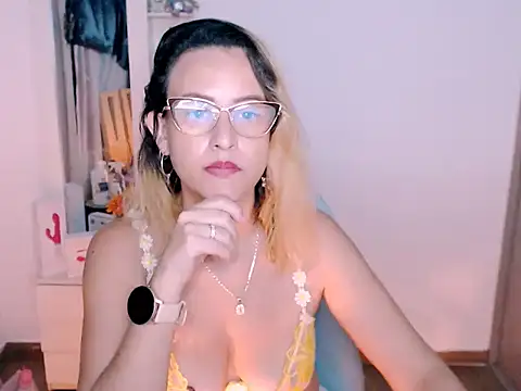 BOREAL_MOON's Live XXX Chat