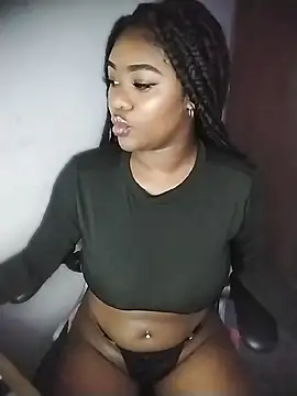 Roonie_garces Adlı Modelin Canlı XXX Sohbeti
