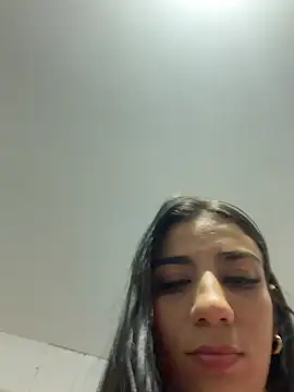 Chat +18 de Carolina_1111 ao vivo