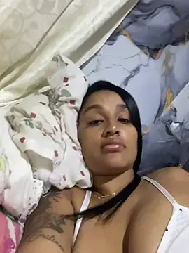 Chat +18 de KatalinnaBrown ao vivo