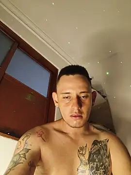 DANTECROS live XXX chat