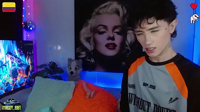 Онлайн чат XXX maxiy_001