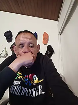 Czat XXX na żywo – AlekNoir
