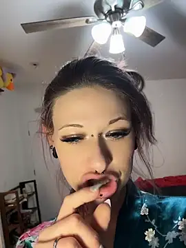 צ'אט XXX בשידור חי של AshenRoe