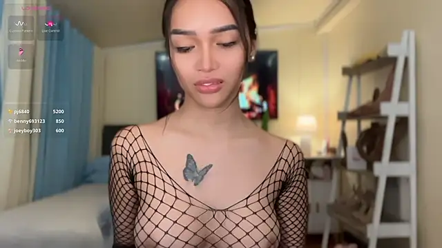 _agatha143_ Adlı Modelin Canlı XXX Sohbeti