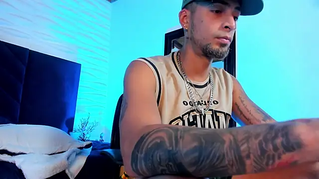 DrakeNeumann Chat XXX live