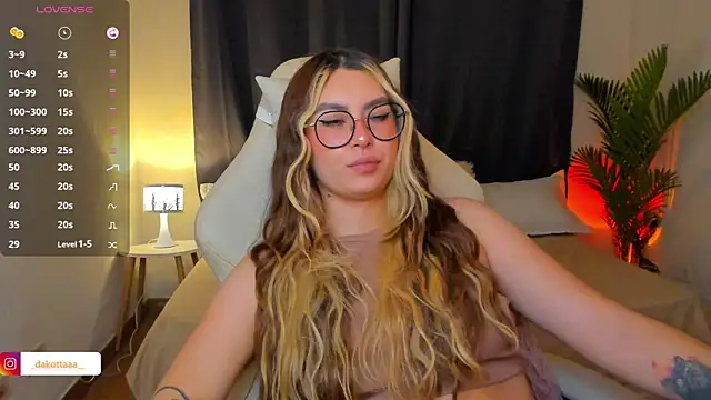 dakottaa_ Live XXX Chat