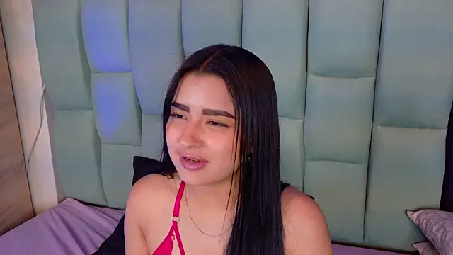 Emilyy05_ live XXX chat