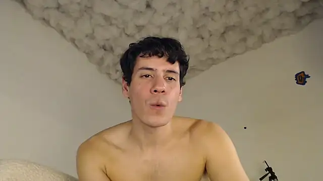 XXX chat uživo modela andrestorres20