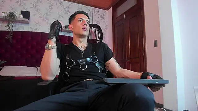 Dustin_Sonne Adlı Modelin Canlı XXX Sohbeti