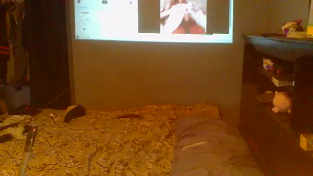 Crossedsissy webkamerás műsora