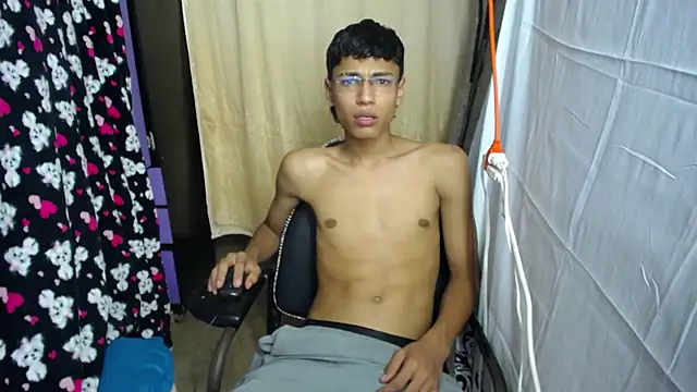 XXX chat uživo modela pitter03