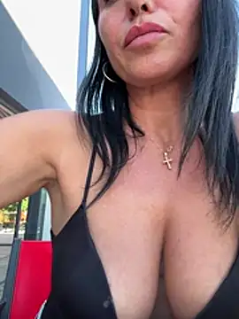 Chat XXX en directo de KimKelly13