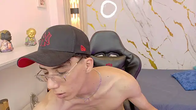 Czat XXX na żywo – Nikolay_Gregori