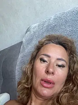 XXX chat uživo modela Tania201243