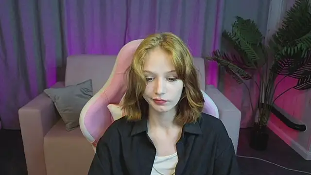 צ'אט XXX בשידור חי של AliceJohansone