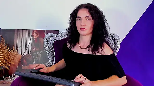 MistressKasandra's Live XXX Chat