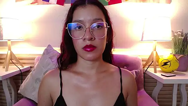 BrianaGaging's Live XXX Chat