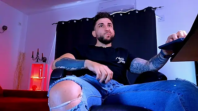 Chatroom XXX en direct de MightyAaron66