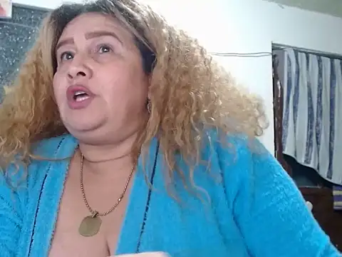 Perla1981-- Adlı Modelin Canlı XXX Sohbeti