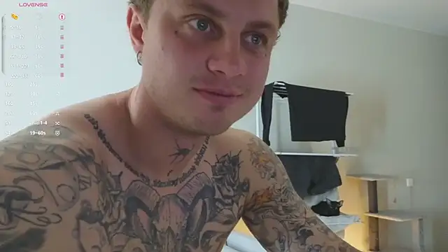 XXX chat uživo modela more__than__love
