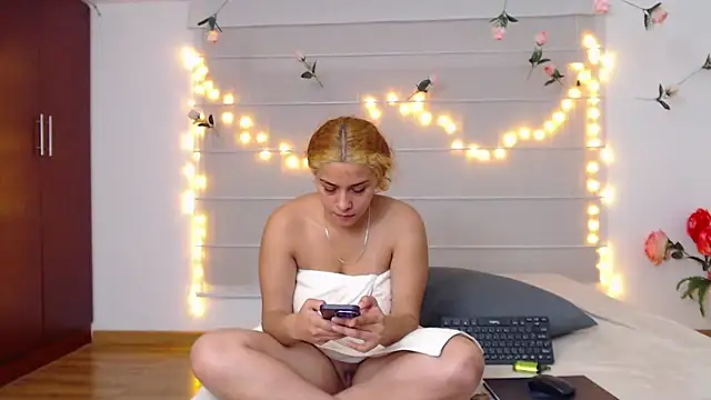 Sarabubbie Chat XXX in diretta