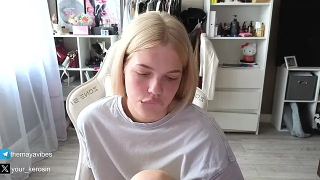 Czat XXX na żywo – Maya_Rave
